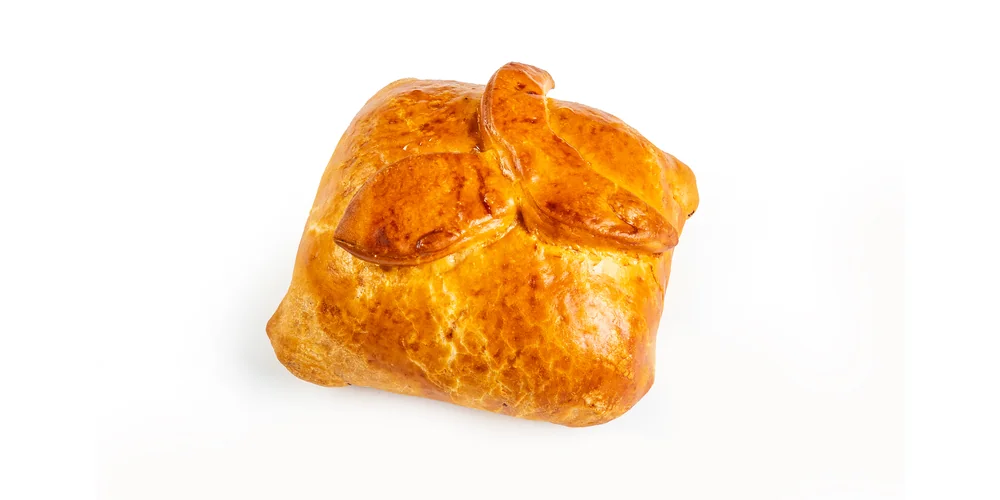 Пирожок со скумбрией