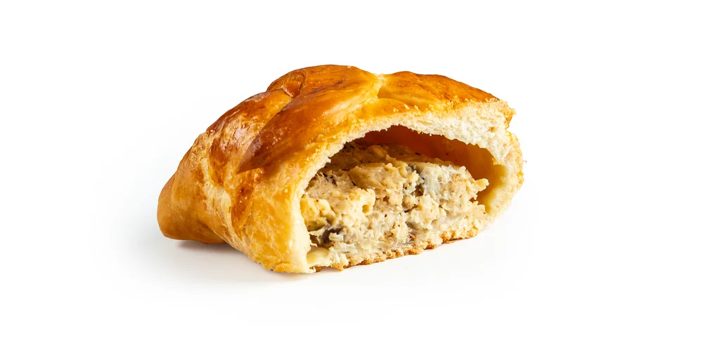 Пирожок со скумбрией